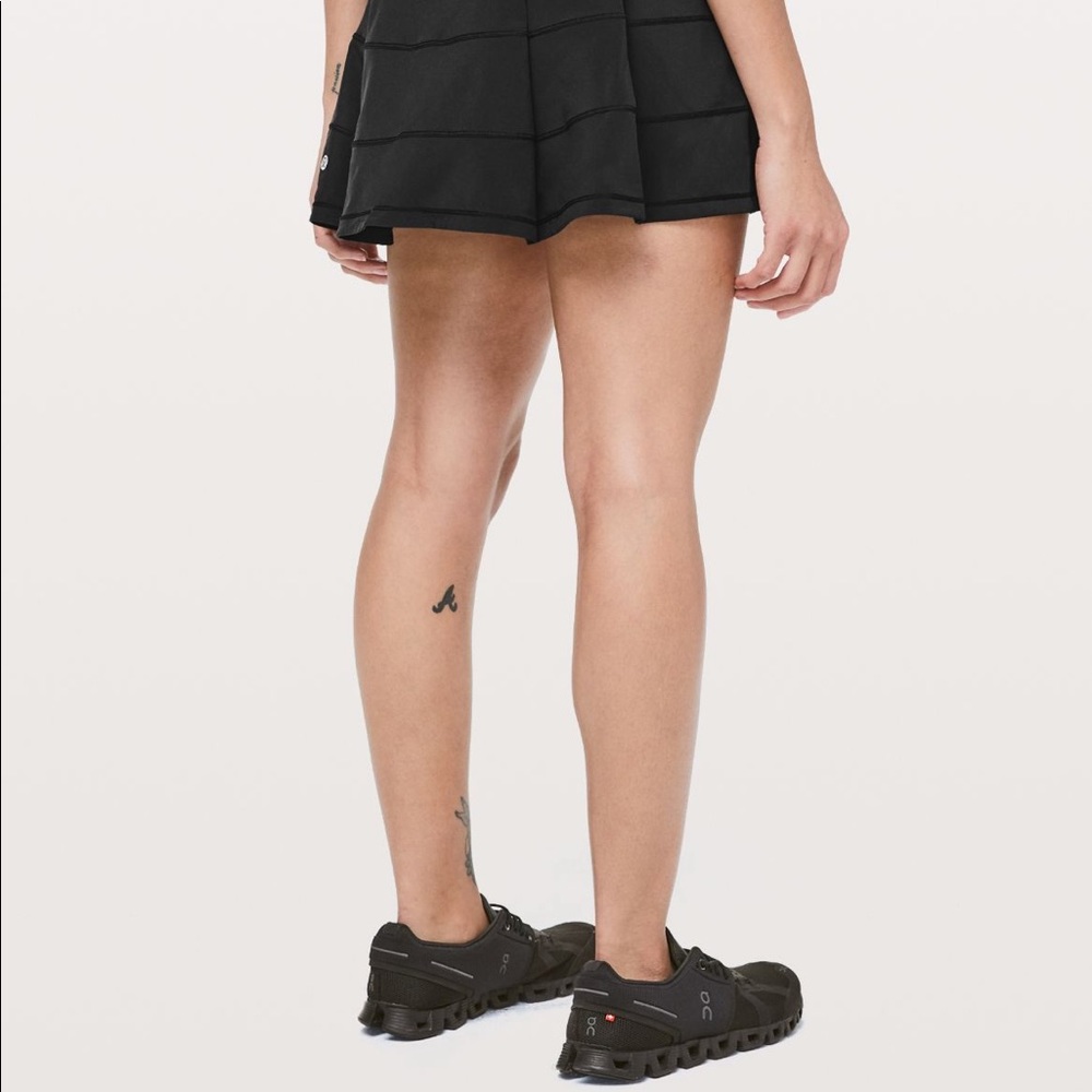 Lululemon Pace skirt, black, size 6 gently used